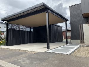 理想の形！後部ガレージは秘密基地！